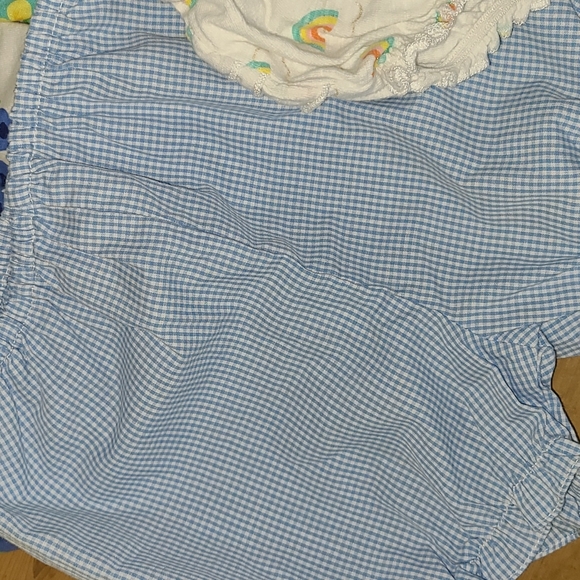 (4) Assorted sizes 3-6m Shorts - Picture 3 of 6
